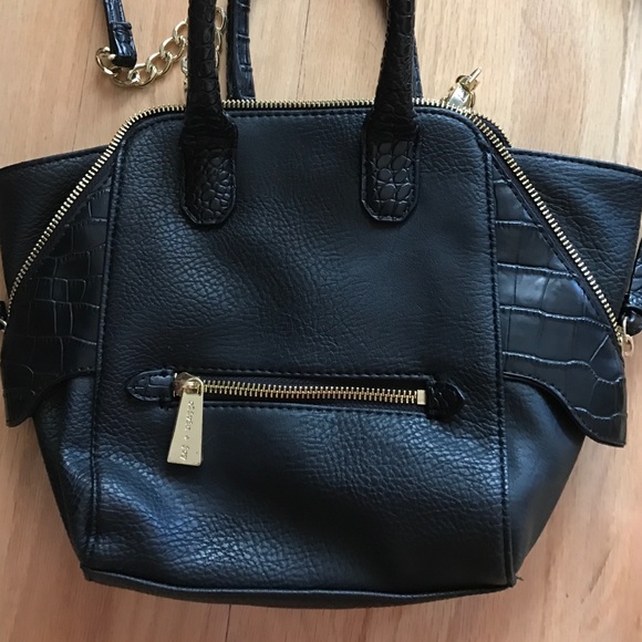 Small Black Cross Body bag - Picture 3 of 5